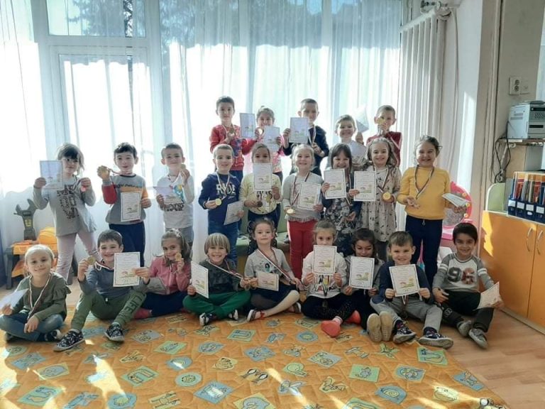 24 медала е резултатът от участието на трета възрастова група „Слънчице“ на ДГ ”Здравец”в Националното състезание „Многознайко”