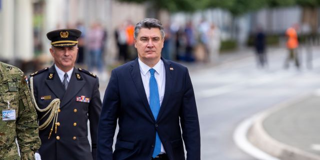 Обвиниха президент, че насъсква хората срещу България