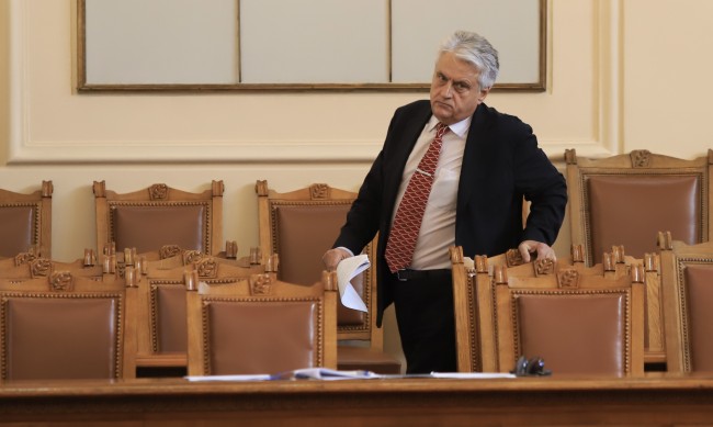 Шеф на отдел в полицията учил колегите си докога се бие
