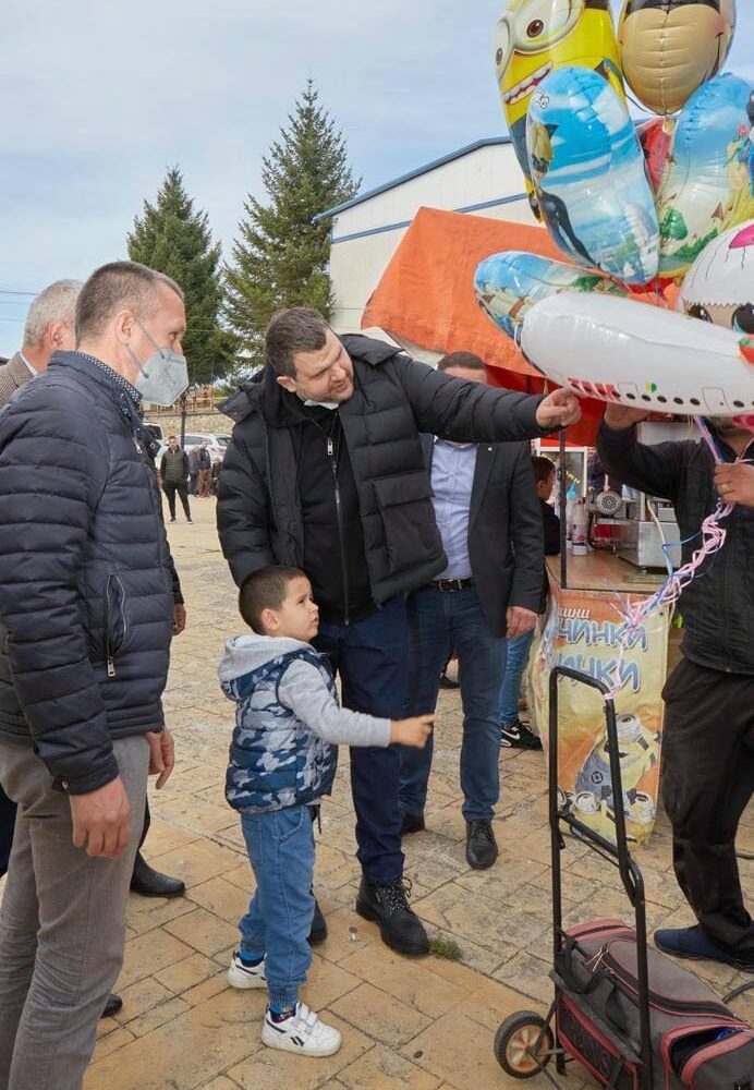Кметът на село Брезница : Господата Ахмед Доган, Делян Пеевски, Мустафа Карадайъ са хората които помогнаха най – много за развитието на селото ни!