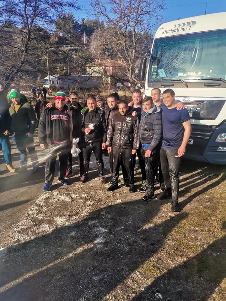 На Йордановден в Бачево Светият кръст бе спасен от Даниел Калоянов