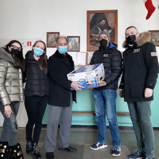 Rotaract Club Bansko-Razlog дари на ОУ „Св. Паисий Хилендарски“ с. Баня – МУЛТИФУНКЦИОНАЛНО ПРИНТЕРНО УСТРОЙСТВО!