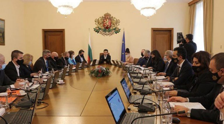 Четворната коалиция разпредели областните управители