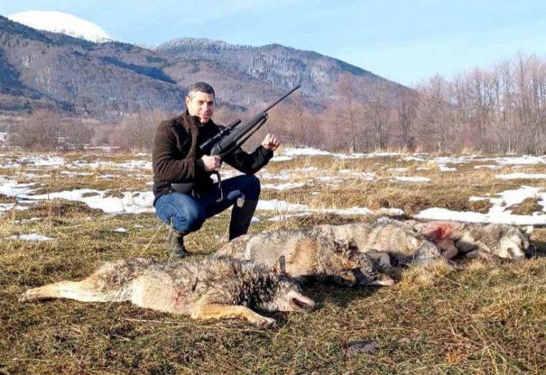 Асен Бележков отстреля 4 вълка край Разлог