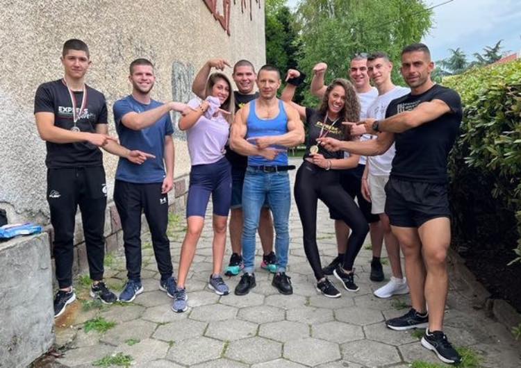 Таня Янева от Гоце Делчев стана шампион на България по вдигане от лег при жените