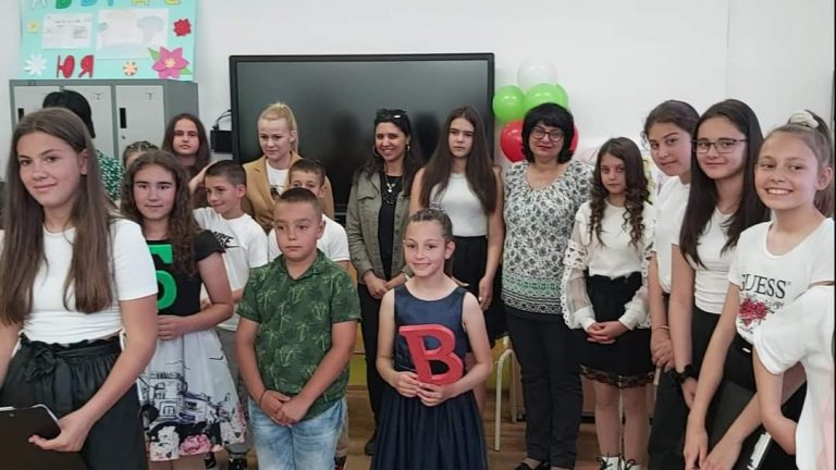 С рецитал под надслов „Помним буквите“ започнаха тържествата по повод 24-ти май в училището в Симитли
