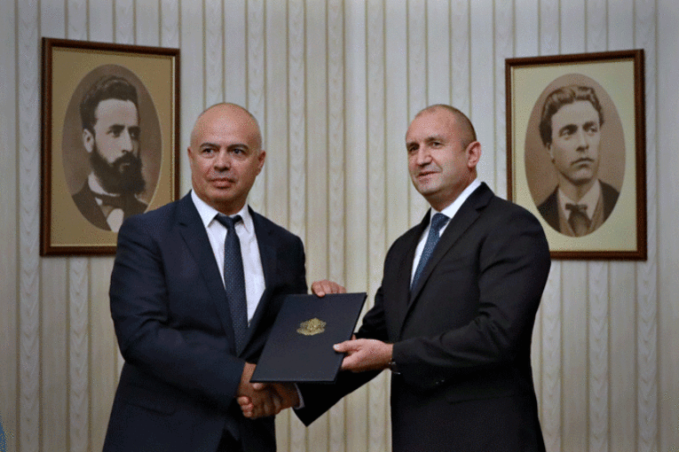 От БСП ще задържат мандата до петък