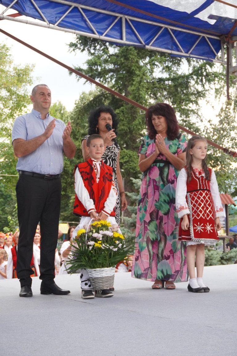 По повод „Празника на моето село“, откриха нова паметна плоча на Серафим Боянов в центъра на село Долно Драглище