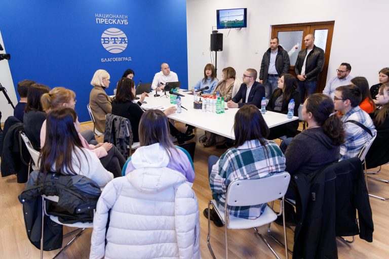 Студенти от специалностите „Култура и медии“ и „Връзки с обществеността“ в ЮЗУ „Неофит Рилски“ почерпиха опит от действащи журналисти и PR експерти