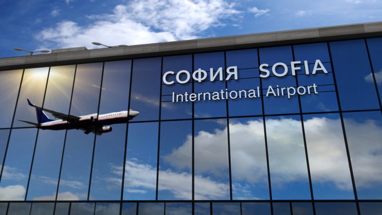 Рекордно бързо преминаха пътниците от първия полет в Шенген