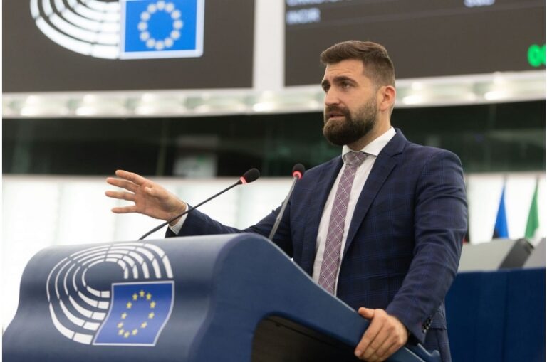 ЕК прие идеята на Новаков камионите да се проверяват за 60 сек. на границите