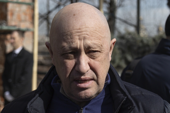 Ръководителят на „Вагнер“ заплаши, че ще изтегли войските си от Бахмут