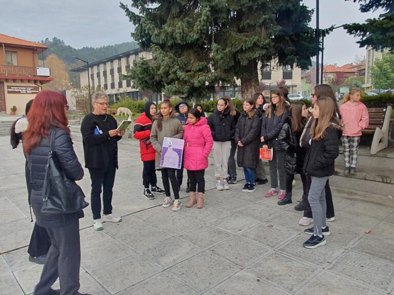 Ученици от Белица в първия Ден на четенето в България