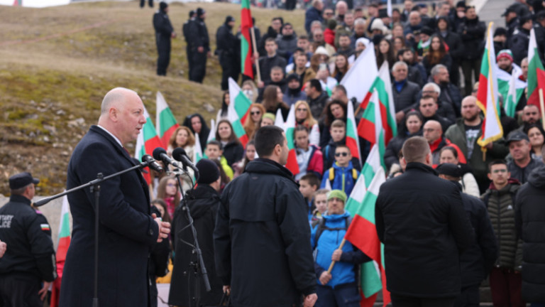 Освиркаха Желязков на връх Шипка