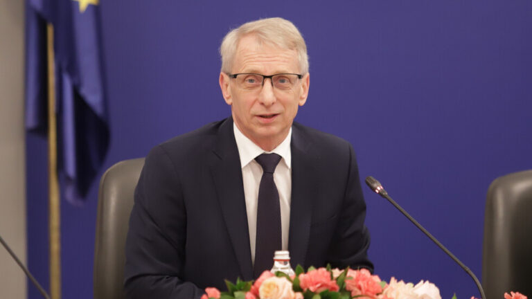 Денков след оставката: Правителството ще продължи да изпълнява задълженията си