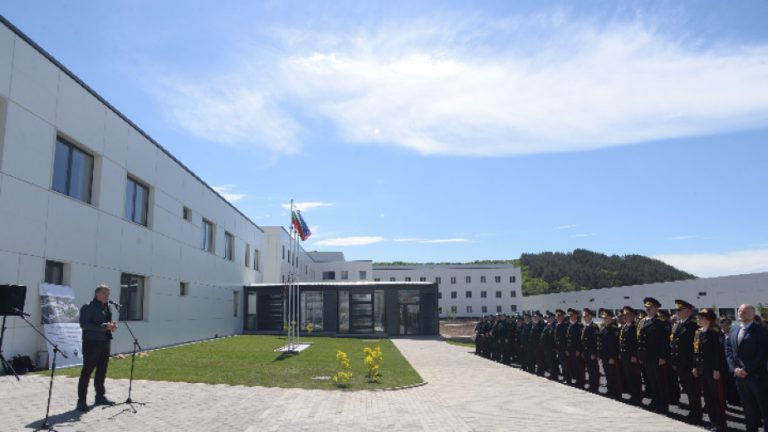 Новият затвор без решетки в Самораново бе представен публично