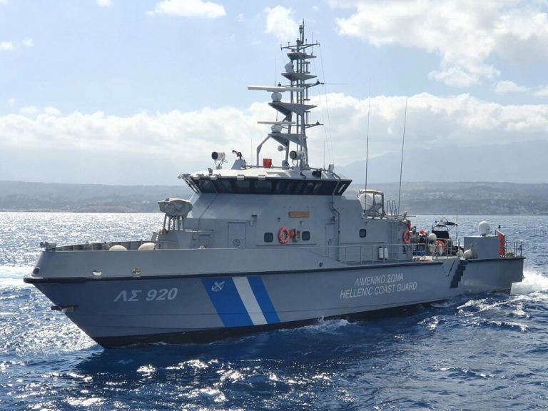 Патрул на гръцката брегова охрана пресрещна 22 нелегални мигранти