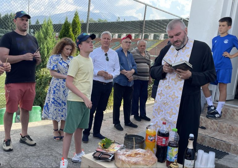 С водосвет за успех и здраве, представителният отбор на ФК Пирин Разлог стартира своята лятна подготовка