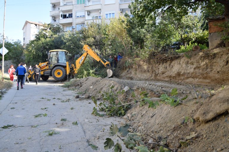Община Сандански започна изграждането на подпорни стени на ул. „Осогово“ и ул. „Пирин“!