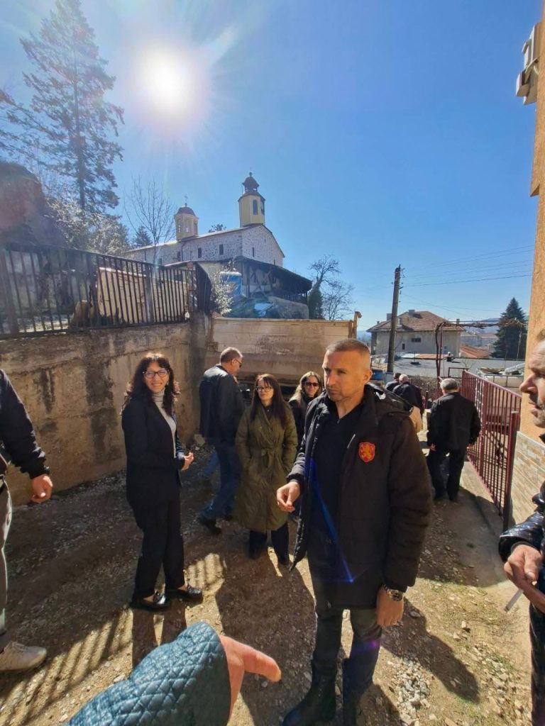 До Великден нов път до Храм „Св.Вмч. Георги“ – Белица