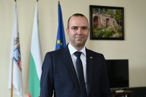 Кметът на Кюстендил Огнян Атанасов поздрави служителите на общинската администрация по случай празника им