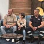 Tрогателен жест към 7-годишния Влади, който помага в калта след бедствието в Струмяни