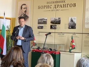 Димитър Бръчков – кмет на община Петрич – Адмирации към колектива на СУ „Никола Вапцаров“
