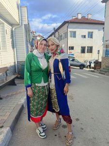 Джулиана Гани облече носията на рибновска гелина
