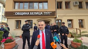 Делян Пеевски пристигна в Белица: „Няма да се огънем! Всички сме Ради!“